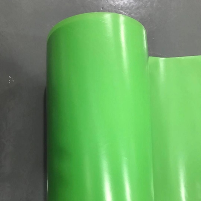 Film HDPE putih halus dengan kekuatan tarik transmisi cahaya rendah dan permukaan yang tergores