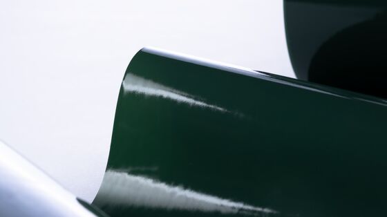 Film pelepasan silikon PE ganda dengan ketahanan suhu 110 ~ 130 °C dan tingkat adhesi berikutnya ≥85% untuk cetakan ledakan